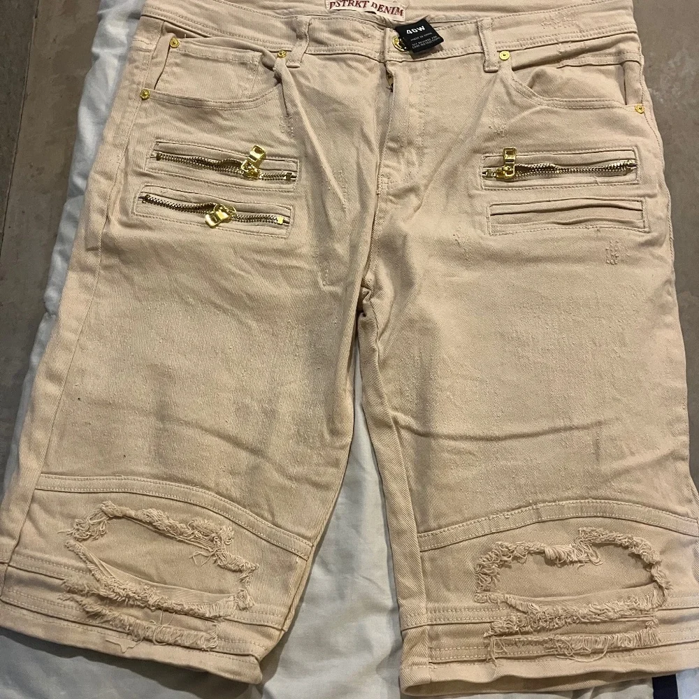 Shorts - Picture 1 of 5